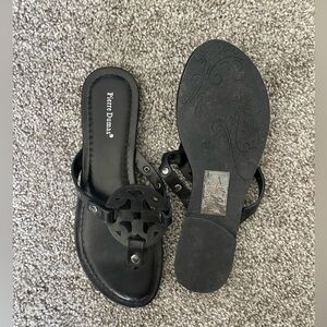 NWOT Pierre Dumas Sandals